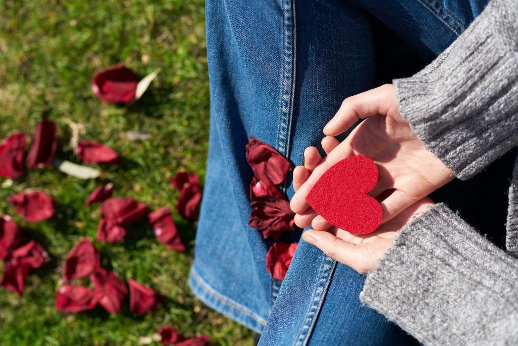 Amor Eterno: Cómo Celebrar tu Compromiso este 14 de Febrero
